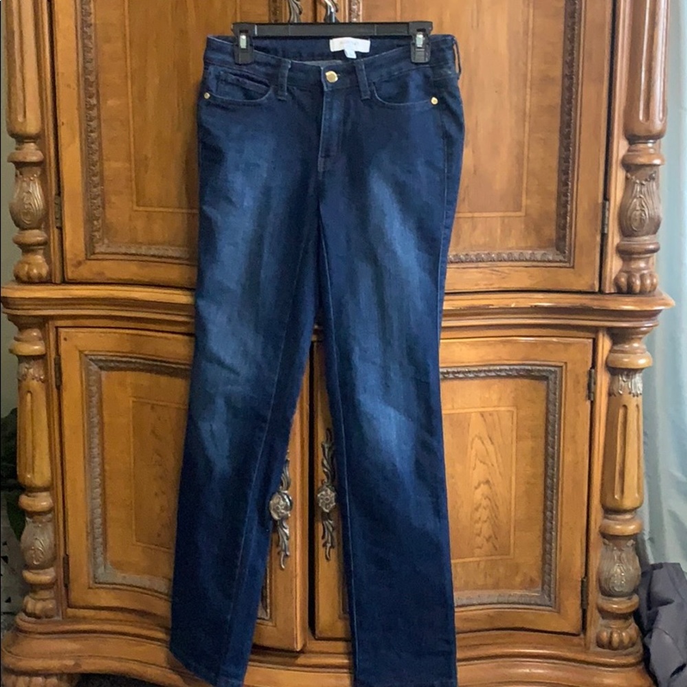 Ellen Tracy “The Straight” dark Denim Jeans
